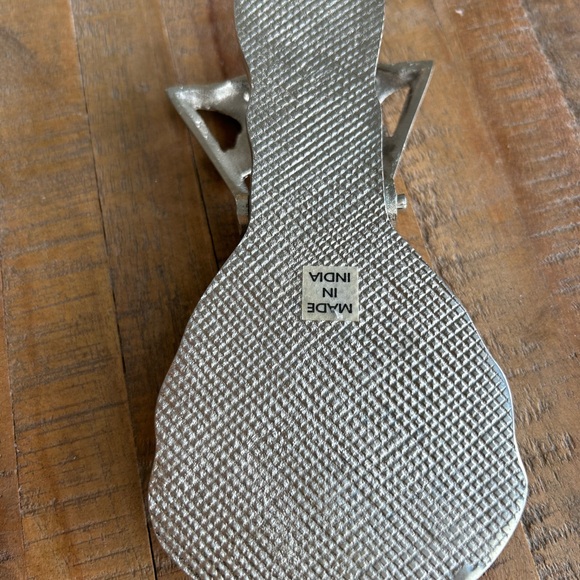 Hand clip silver tone metal hand decorative lace style cuff (Victorian r… - Picture 4 of 4